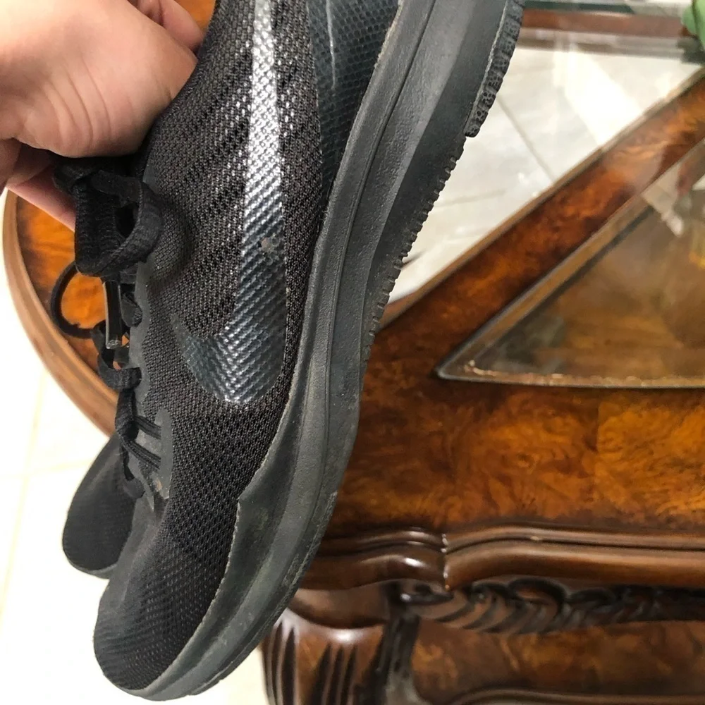 Nike Sneakers Size 6